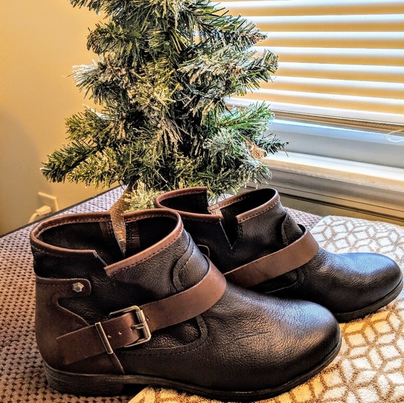 BCBGeneration Boots - Picture 1 of 6